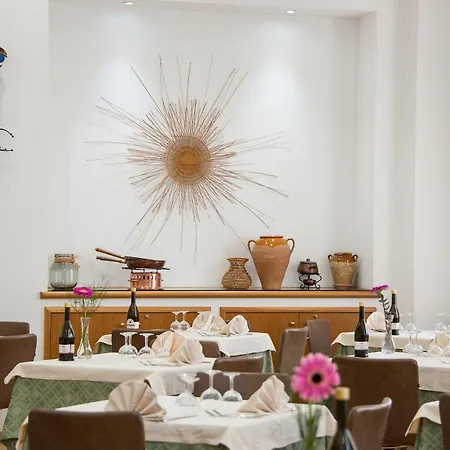 Hotiday Centro מלון