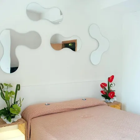 Hotiday Centro מלון 3*