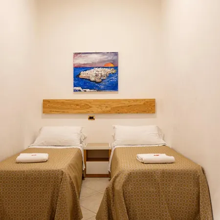 Hotiday Centro 酒店